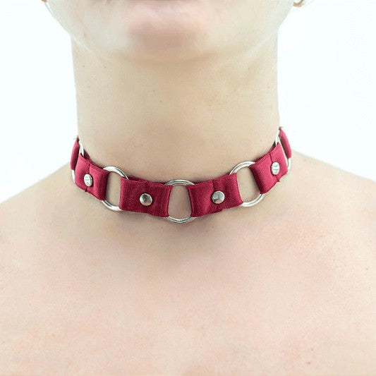 Choker Vermelha  Argolas Em Metal -Chg006V